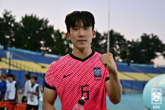 8일 우즈베키스탄 타슈켄트 파흐타코르 중앙경기장에서 열린 2022 아시아축구연맹(AFC) U-23 아시안컵 조별리그 C조 3차전 한국과 태국의 경기에서 결승골을 넣은 고재현이 주먹을 불끈 쥐어보이고 있다. 한국은 이날 조별리그 2승 1무의 성적으로 8강에 진출했다. 연합뉴스