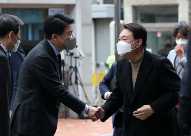 장제원 의원과 윤석열 대통령. 자료사진 연합뉴스