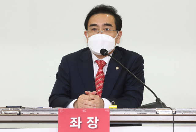 국민의힘 태영호 의원이 13일 오전 서울 여의도 국회 의원회관에서 태영호 의원실 주최로 열린 북한인권재단 설립을 위한 정책 제언 대토론회에서 발언하고 있다. 연합뉴스