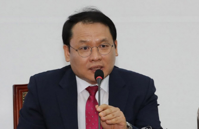 김건희 여사 팬카페 운영을 맡고 있는 강신업 변호사. 연합뉴스