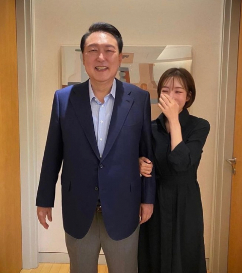 페르레이 손미현 대표가 공개한 윤석열 대통령과의 인증샷. 인스타그램 캡쳐