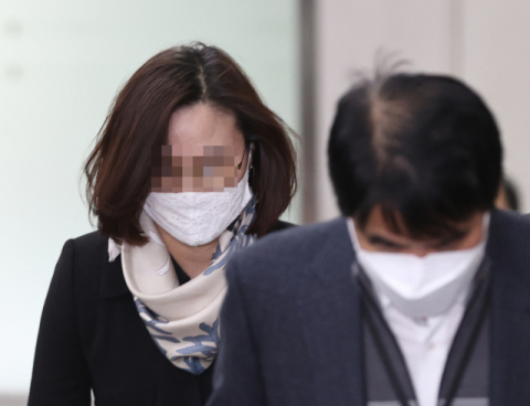 검찰, 정경심 '자녀 입시 비리 혐의'로 징역 2년 구형