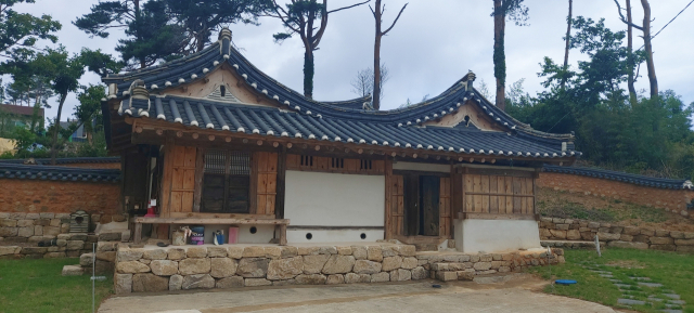 경북 울진군 울진읍 읍남리 유영국 화백 생가. 이상원 기자