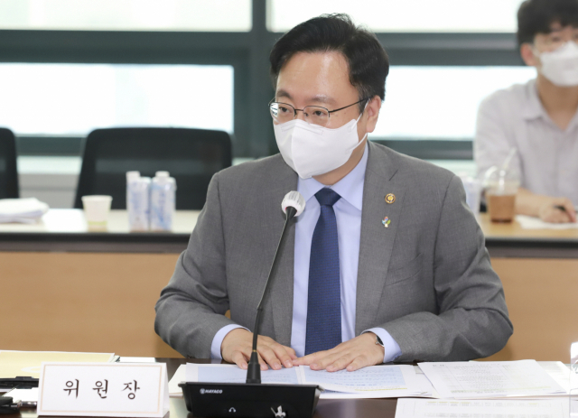 장기요양위원회 위원장인 조규홍 보건복지부 제1차관이 17일 2022년 제3차 장기요양위원회에서 발언하고 있다. 연합뉴스