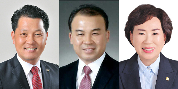 왼쪽부터 예천군의회 강영구 부의장, 최병욱 당선인, 신향순 의원.