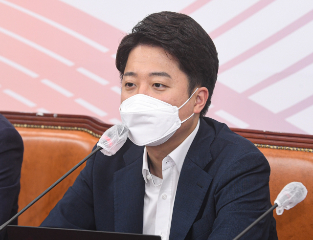 국민의힘 이준석 대표가 20일 국회에서 열린 최고위원회의에서 