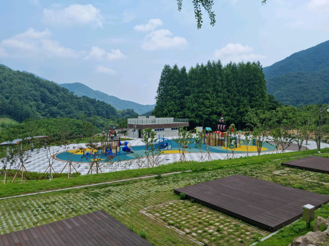 성주군은 가야산오토캠핑장 캠핑 무료체험 행사를 실시한다. 사진은 가야산오토캠핑장 전경. 성주군 제공
