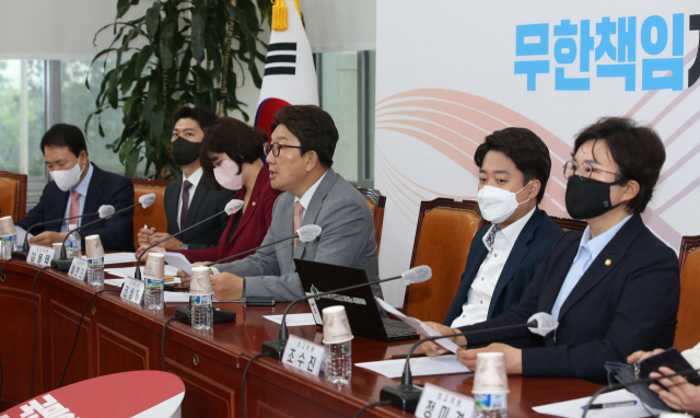 국민의힘 권성동 원내대표가 23일 오전 서울 여의도 국회에서 열린 최고위에서 발언하고 있다. 연합뉴스