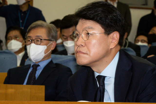 국민의힘 장제원 의원이 27일 서울 여의도 국회 의원회관에서 열린 당내 의원모임인 