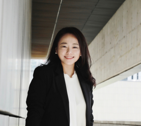 법무법인 리우 변호사 캐슬린 김. 윤선갤러리 제공