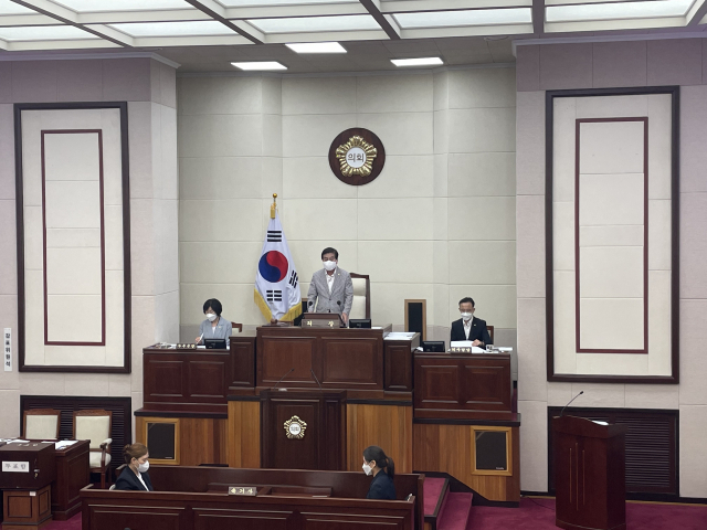 제 9대 구미시의회 전반기 의장에 안주찬 구미시의원이 선출됐다. 이영광 기자