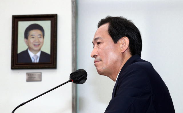 더불어민주당 우상호 비상대책위원장이 3일 국회 당 대표실에서 열린 기자간담회에서 정치보복 수사 대책과 전당대회 준비 등에 관해 발언하고 있다. 연합뉴스