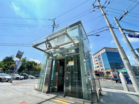 대구 도시철도 외부형 엘리베이터. 대구도시철도공사 제공