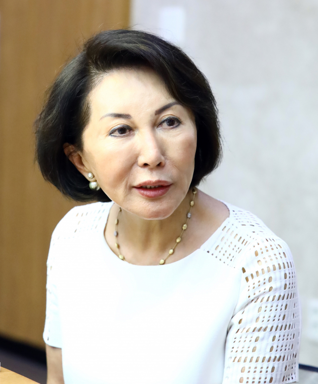 6·25전쟁 영웅 고(故) 백선엽 장군의 장녀인 남희 씨가 7일 칠곡군을 방문해 백 장군의 유언을 김재욱 칠곡군수에게 구두로 전달했다. 이영욱 기자