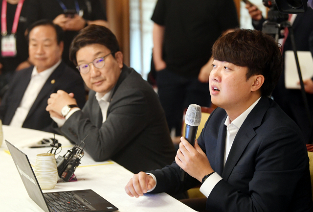 국민의힘 이준석 대표가 지난 6일 서울 종로구 삼청동 총리공관에서 열린 윤석열 정부 첫 고위당정협의회에서 발언하고 있다. 연합뉴스