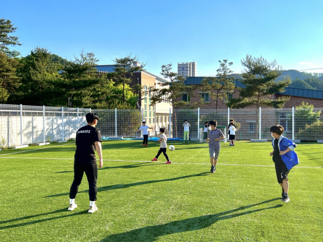 청송군청소년수련관은 여름방학 기간동안 지역 청소년들이 알찬 방학생활을 보낼 수 있도록 다양한 프로그램을 운영하고 있다. 청송군 제공