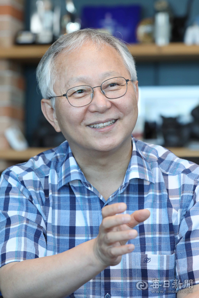 대구 성서5차산업단지 ㈜메가젠임플란트 자동화 공장 및 연구소에서 만난 박광범 대표이사는 