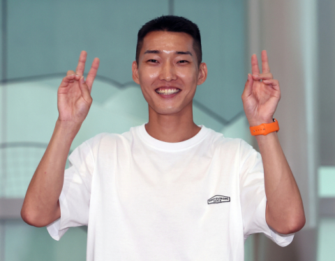 '스마일 점퍼' 우상혁, 아시아실내육상 우승 도전