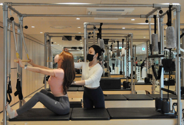 롯데백화점 대구점은 18일 지역 백화점 문화센터 중 가장 큰 규모의 필라테스 전용관을 오픈하고 가을학기 정기회원 모집에 나선다고 밝혔다. 롯데백화점 제공