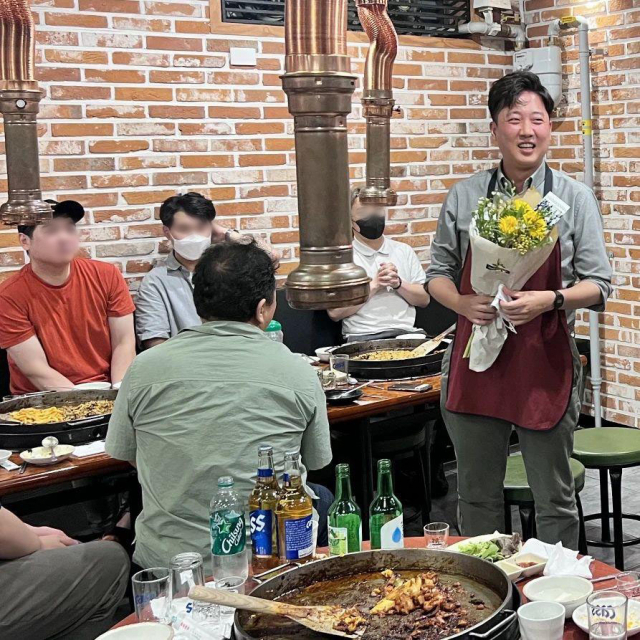 국민의힘 이준석 대표가 지난 19일 강원도 춘천을 방문해 김진태 강원도지사와 만찬 회동을 하고 있다. 연합뉴스