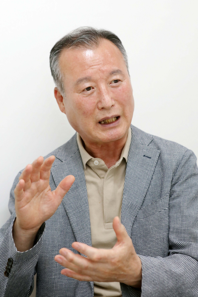 대구 출신으로 42년 행복한 광주살이를 하고 있는 신종인 국제보청기 대표. 정운철 기자 woon@imaeil.com