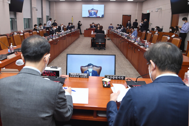 산업통상자원중소벤처기업위원회 2030 부산세계박람회 유치지원 특별위원회 전체회의가 6월 30일 서울 여의도 국회에서 열리고 있다. 연합뉴스