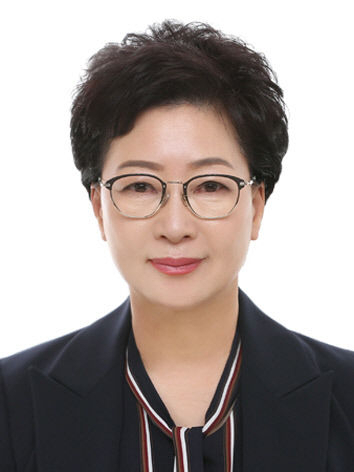 제9대 경북 시·군의회의장협의회장에 선출된 안경숙 상주시의회의장
