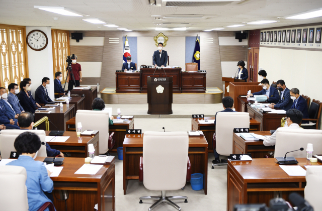 경북 군위군의회는 제266회 임시회를 열고 제2회 추가경정예산안 등을 심의한다. 군위군의회 제공