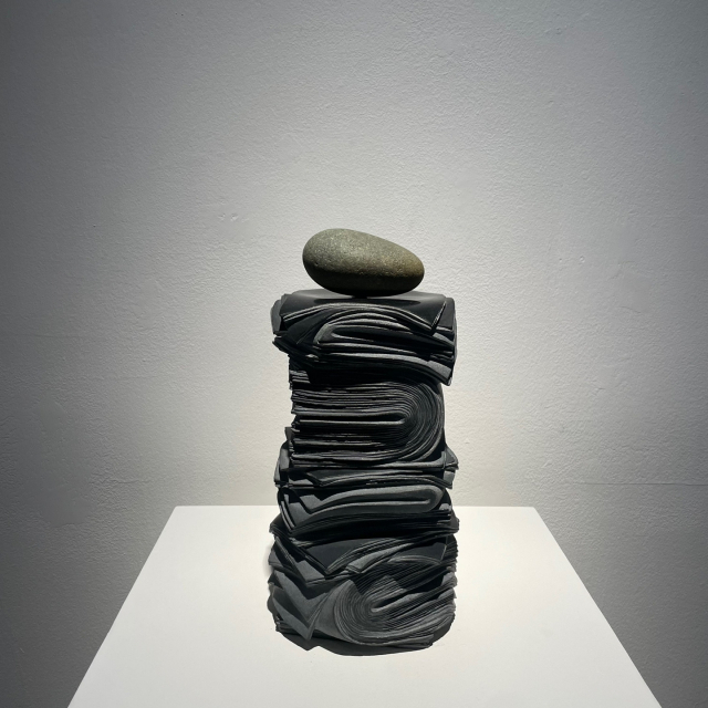 황승우, 독백, 2013, 오석, 30X18X18cm.