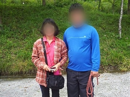 30대의 중도 자폐성 장애인 자녀를 돌보는 박모(62) 씨와 그의 아들. 본인제공
