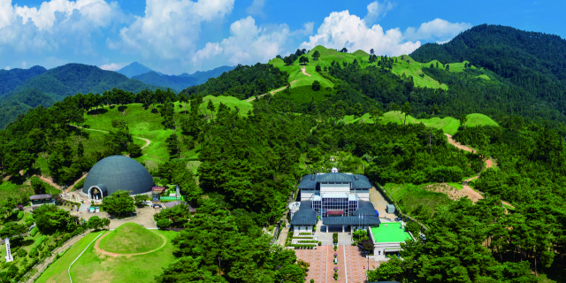세계유산 등재를 앞둔 고령 지산동 고분군.