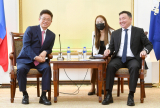 이철우 경북도지사가 8일 산닥수렝 몽골 울란바타르시 제1부시장과 상호협력 우호협정을 맺었다. 경북도 제공