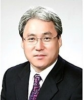신경용 씨, 자전적 에세이 '금화의 노래' 출간 