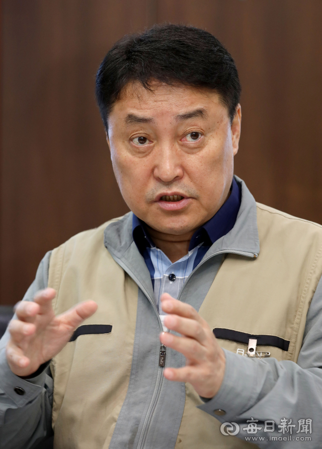 경북 경산시 진량읍 아진산업(주) 본사에서 만난 서중호 대표이사는 