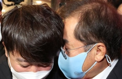 2022년 2월 12일 대구 동성로에서 이준석, 홍준표. 연합뉴스