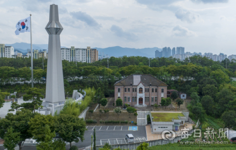 대구 대표적 근대 항일 문화재 중 하나인 조양회관이 올해 건립 100주년을 맞았다. 14일 오후 대구 동구 효목동 조양회관 모습. 김영진 기자 kyjmaeil@imaeil.com
