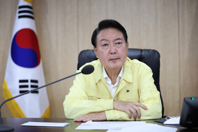 윤석열 대통령이 15일 용산 대통령실 국가위기관리센터에서 
