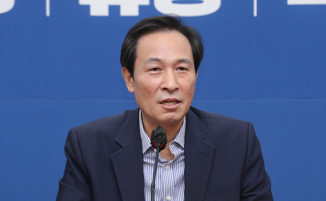 더불어민주당 우상호 비상대책위원장이 16일 오전 국회에서 열린 새로고침특별위원회 제2차 간담회에서 발언하고 있다. 연합뉴스