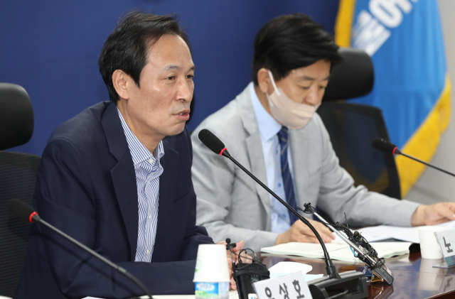더불어민주당 우상호 비상대책위원장이 16일 서울 여의도 국회 의원회관에서 열린 