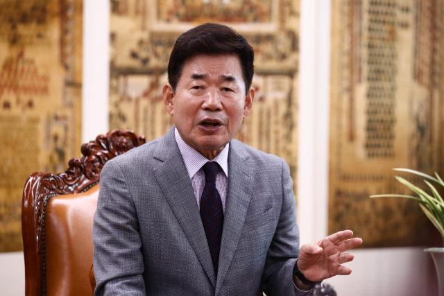 김진표 국회의장이 21일 서울 여의도 국회 의장집무실에서 기자간담회를 갖고 있다. 연합뉴스