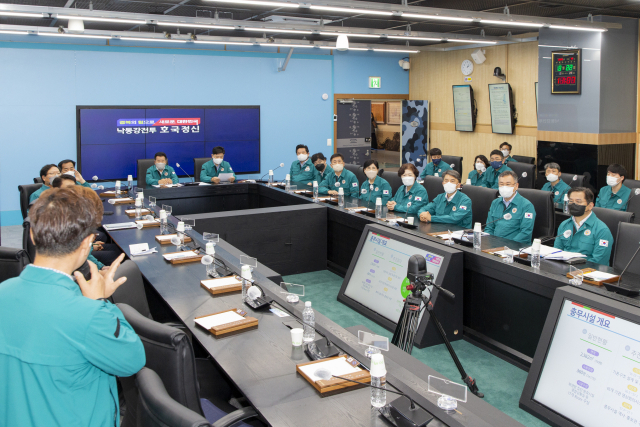 22일 경북도의회 의장단과 상임위원장단이 경북도 충무시설을 방문했다. 경북도의회 제공
