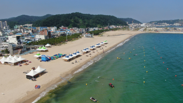 오는 31일까지 수상안전요원을 배치하는 후포해수욕장. 울진군 제공