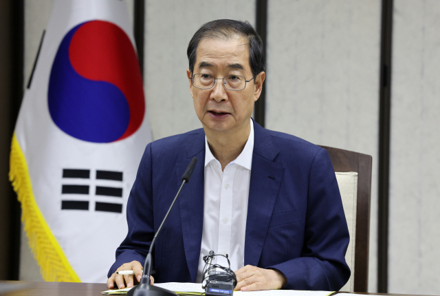 한덕수 국무총리가 23일 오후 세종시 정부세종청사에서 수원 세모녀 사망사건 관련 긴급 관계부처회의를 열고 발언하고 있다. 연합뉴스