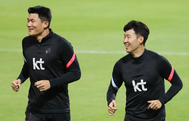 2022-2023 유럽축구연맹(UEFA)챔피언스리그에서 활약하게 될 손흥민(오른쪽), 김민재. 연합뉴스