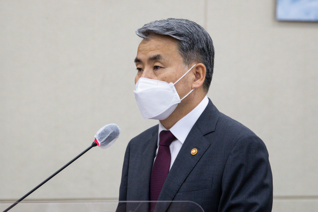 이종섭 국방부 장관이 29일 서울 여의도 국회에서 열린 국방위원회 전체회의에서 결산 및 법안 제안설명을 하고 있다. 연합뉴스