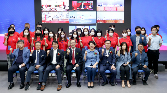 경상북도는 30일 도청 화백당에서 중국 자매우호도시인 허난성(河南省), 후난성(湖南省), 산시성(陕西省), 닝샤회족자치구(宁夏胡族自治区), 지린성(吉林省)과 