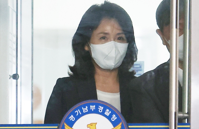 더불어민주당 이재명 대표 배우자 김혜경 씨가 지난 23일 오후 경기도 수원시 경기남부경찰청에서 