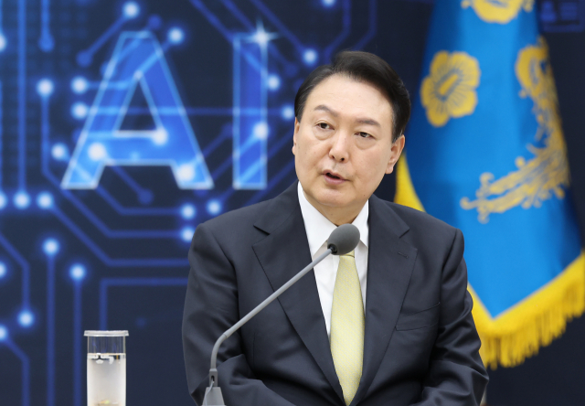 윤석열 대통령이 2일 오전 서울 용산 대통령실 청사에서 열린 디지털플랫폼정부위원회 출범식에서 발언을 하고 있다. 연합뉴스