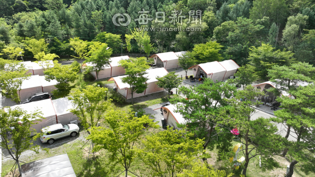 코로나 시대 최고의 관광지로 꼽히는 산소파크 글램핑 청송오토캠핑장. 청송군 제공