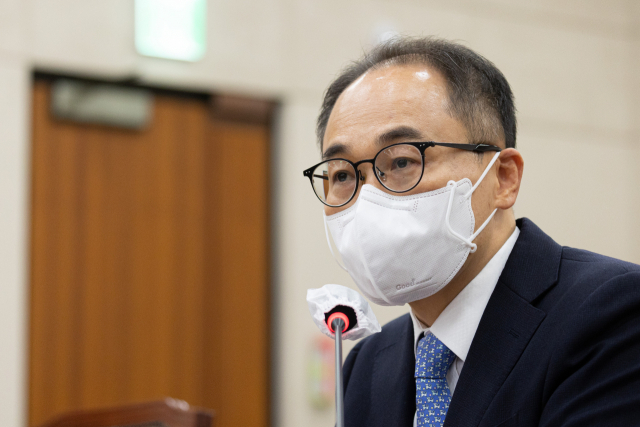 이원석 검찰총장 후보자가 5일 서울 여의도 국회 법제사법위원회에서 열린 인사청문회에서 의원들의 질의에 답변하고 있다. 연합뉴스